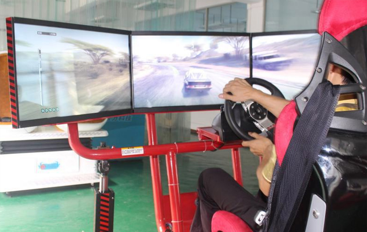 盈江海嘯F1三屏實感模擬賽車